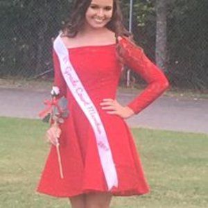 La Femme Fit Flare Red Lace Cocktail /Crowning/Homecoming CHRISTMAS Dress Size 6